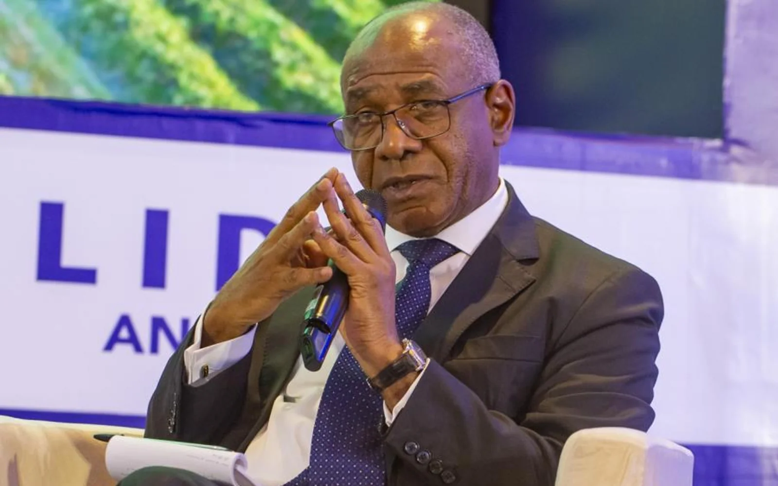 LIDE Angola representative speaking during a business gathering